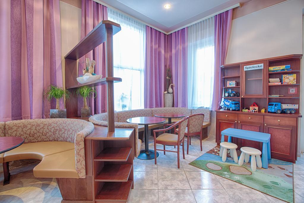 Fruehstueckshotel Waldbauer Bad Schallerbach Luaran gambar